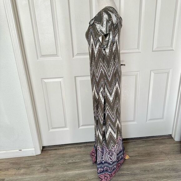 derek heart cold shoulder aztec pattern maxi dress - Picture 5 of 10